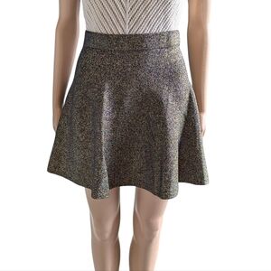 CANDIE'S GREEN METALLIC SKIRT SIZE XL.